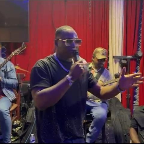 FRANCE :: LE RESTAURANT LA SANAGA A FRESNES : DÉFILÉ ARTISTIQUE TOUS LES DIMANCHES SOIR LE RESTAURANT LA SANAGA A FRESNES : DÉFILÉ ARTISTIQUE TOUS LES DIMANCHES SOIR