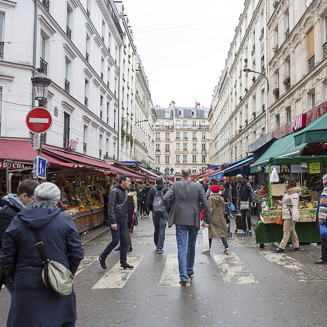 FRANCE :: Qui sont les vendeurs de Bobolos dans le 18ᵉ ? Qui sont les vendeurs de Bobolos dans le 18ᵉ ?