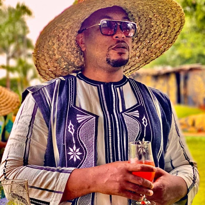 CAMEROUN :: CÉRÉMONIE DE RECONNAISSANCE EN L'HONNEUR D'ÉRIC CHRISTIAN NYA :: CAMEROON CÉRÉMONIE DE RECONNAISSANCE EN L'HONNEUR D'ÉRIC CHRISTIAN NYA