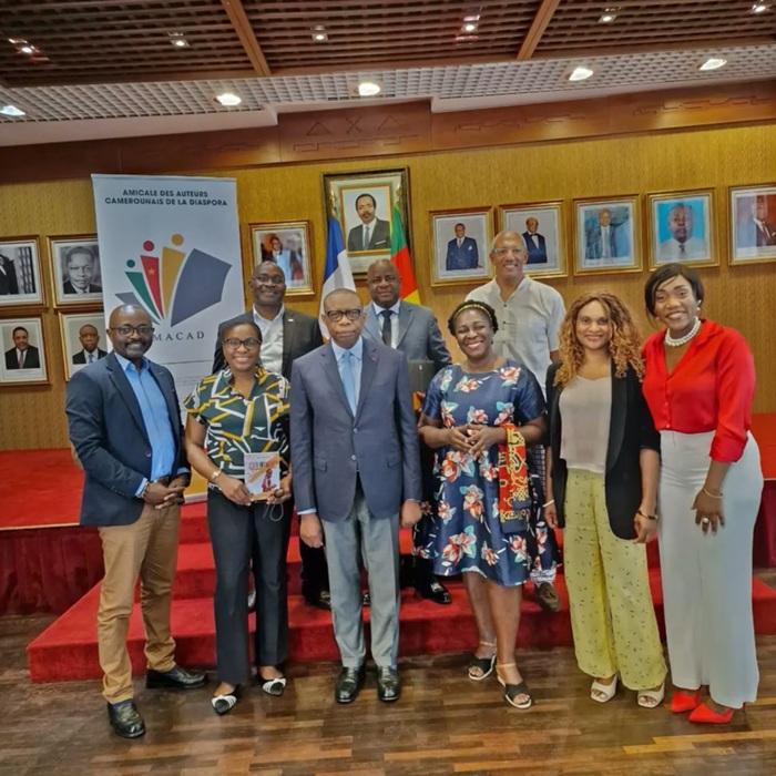 SON EXCELLENCE ANDRE MAGNUS EKOUMOU, AMBASSADEUR DU CAMEROUN EN FRANCE RECOIT LES ECRIVAINS CAMEROUN SON EXCELLENCE ANDRE MAGNUS EKOUMOU, AMBASSADEUR DU CAMEROUN EN FRANCE RECOIT LES ECRIVAINS CAMEROUN