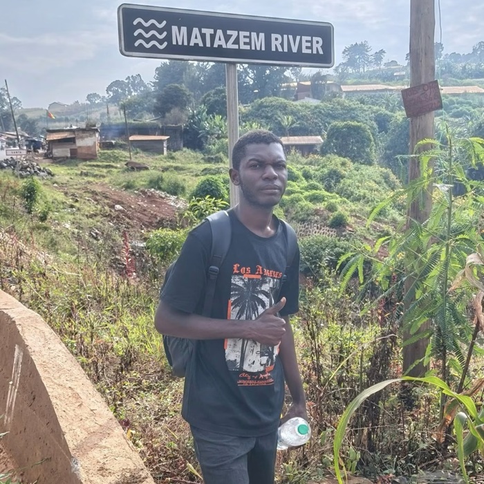 MANUEL VINGA ET MBADINGA PAMBOU TRAVERSENT LES ZONES DE GUERRES ANGLOPHONES DU CAMEROUN ET ATTEIGNEN :: CAMEROON MANUEL VINGA ET MBADINGA PAMBOU TRAVERSENT LES ZONES DE GUERRES ANGLOPHONES DU CAMEROUN ET ATTEIGNEN