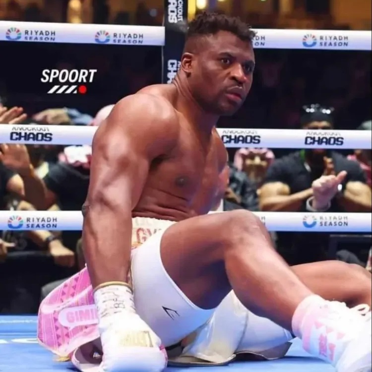 RANCIS NGANNOU RECOIT UN K.O DUR QUI POUVAIT ÊTRE FATAL