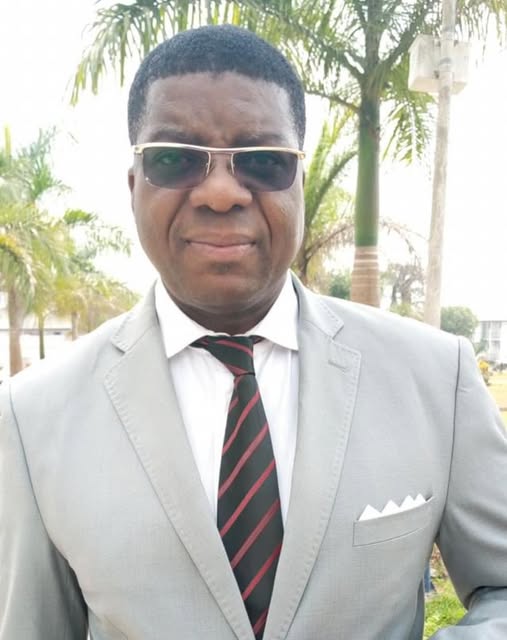 Olembe : Tollo jure que l'hôtel et le centre commercial existent