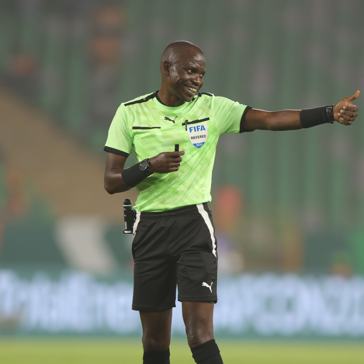 CAN 2025 : L'arbitre de la finale menacé de poursuites judiciaires au Maroc