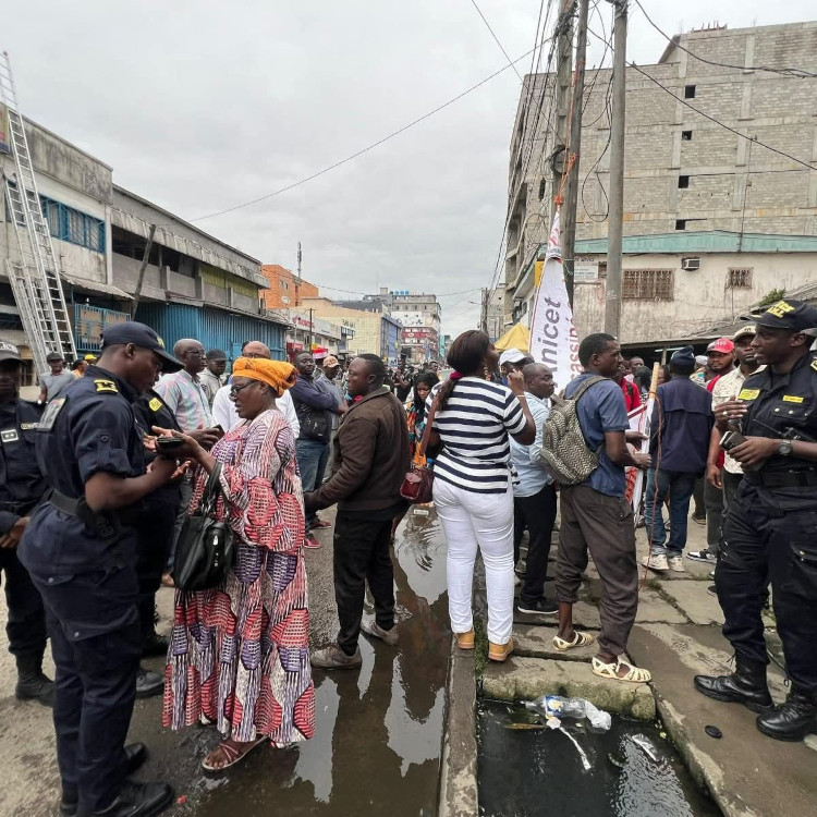Tensions au Cameroun : La Police Empêche les Hommages à Anicet Ekane au Siège du MANIDEM
