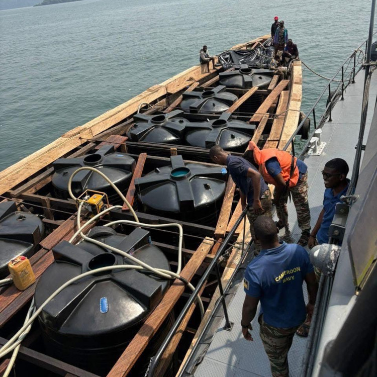 La Marine camerounaise saisit 232 500 litres de carburant de contrebande en mer