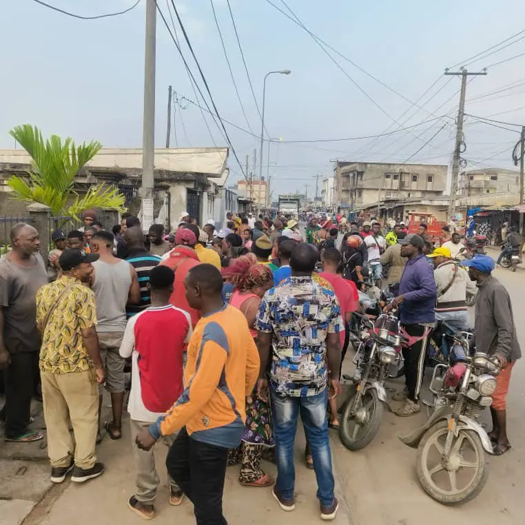 Douala : Deux braqueurs lynchés à Bilongué après l'agression d'une femme