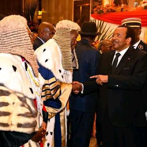 Absences et présences marquantes au Palais : le message politique d'une cérémonie