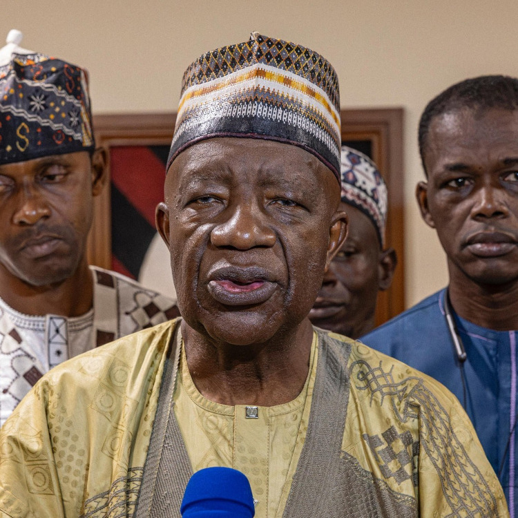 Réunion Gouvernement-Syndicats pour Mettre Fin à la Crise des Transports