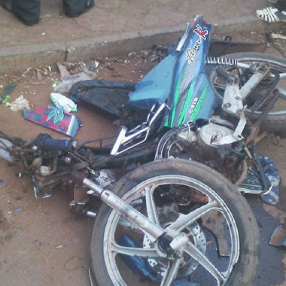 Douala : Deux Bacheliers Meurent dans un Accident de Moto Après leur Réussite
