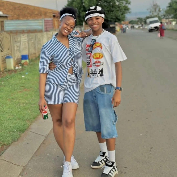 Scandale en Afrique du Sud : un étudiant de 16 ans et son enseignante défraient la chronique