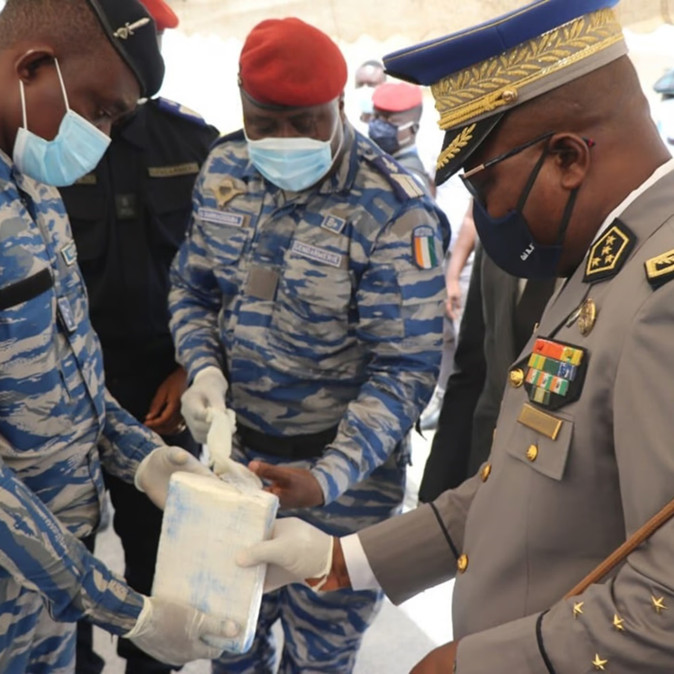 CÔTE D'IVOIRE :: 11 gendarmes jugés pour détournement de 200 kg de cocaïne au port d'Abidjan :: COTE D'IVOIRE 11 gendarmes jugés pour détournement de 200 kg de cocaïne au port d'Abidjan