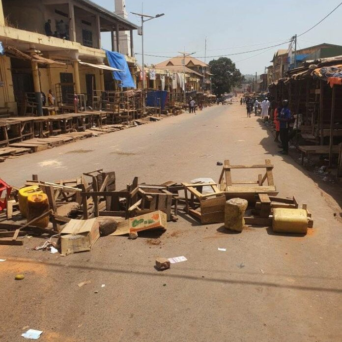 Deux enfants tués lors de manifestations contre les coupures d'électricité à Kindia, Guinée