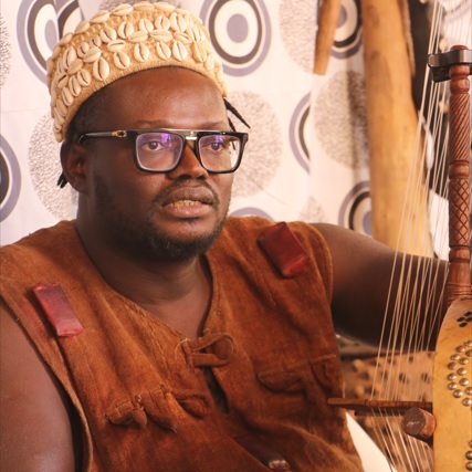 BURKINA FASO :: Sanou Domba : Une virtuose burkinabé de la kora encore méconnue Sanou Domba : Une virtuose burkinabé de la kora encore méconnue
