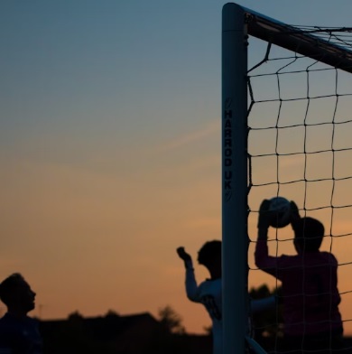 Indicateurs avancés et marchés de paris buteurs football