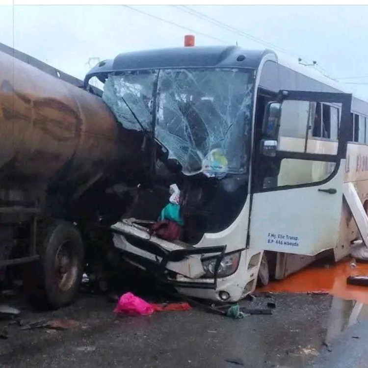 Njombé : collision mortelle entre un bus et un camion-citerne sur l'axe Douala-Bafoussam