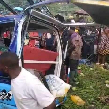 CAMEROUN :: Ekona : un Tragique accident fait 8 morts :: CAMEROON Ekona : un Tragique accident fait 8 morts