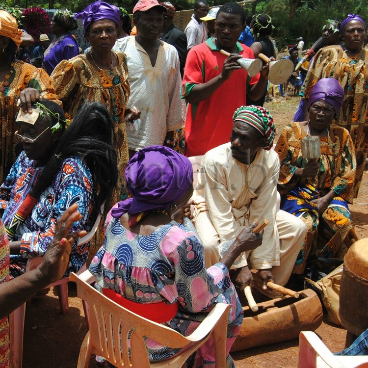 Ouest-Cameroun, Série: Comment est organisée la société Bamena ?