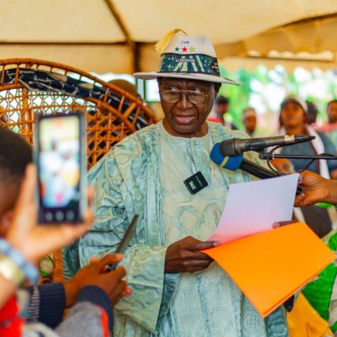 Présidentielle 2025: Bello Bouba cherche les faveurs du Fo’o Sokoudjou à Bamendjou