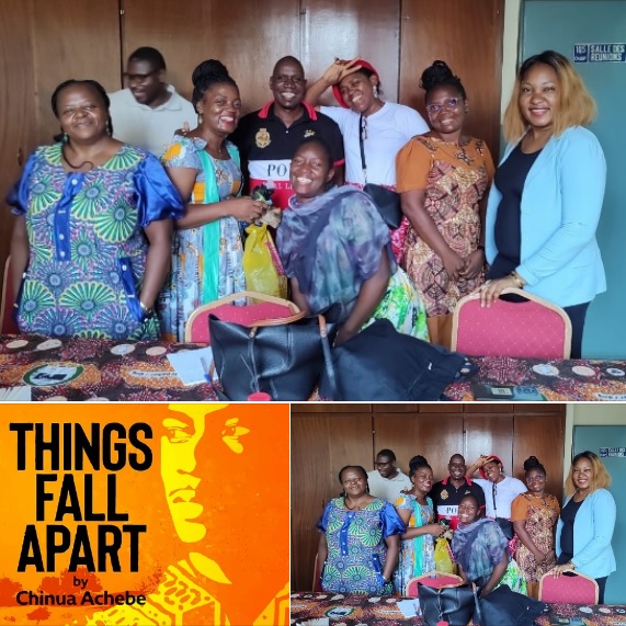 Les membres du Café bilingue du Cameroun échangent autour de l'œuvre things fall apart