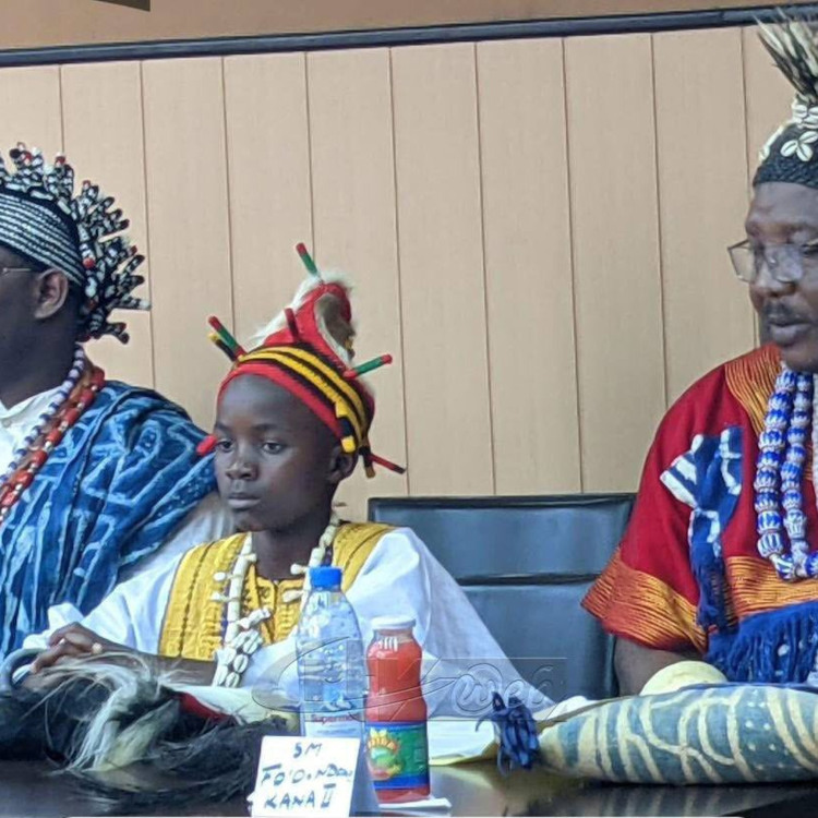 Scandale au Cameroun : Fotetsa dénonce le Chef Bafou pour instrumentalisation d'un mineur