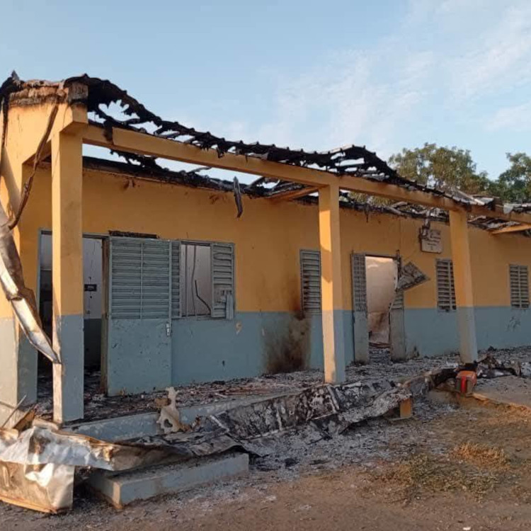 CAMEROUN :: Attaque Terroriste à Fotokol : Gendarmerie et Centre de Santé Incendiés par Boko Haram :: CAMEROON Attaque Terroriste à Fotokol : Gendarmerie et Centre de Santé Incendiés par Boko Haram
