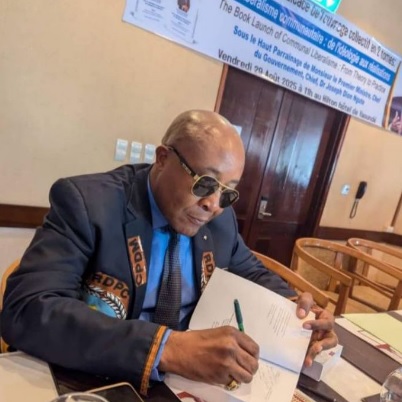 CAMEROUN :: Littérature et politique : Le Pr Jean Gatsi soutient Paul Biya dans un ouvrage :: CAMEROON Littérature et politique : Le Pr Jean Gatsi soutient Paul Biya dans un ouvrage
