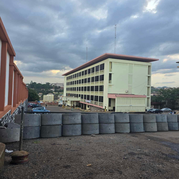 Crise anglophone au Cameroun : le discours du MINAT en décalage avec la réalité sécuritaire