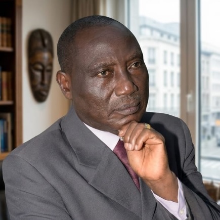 Maurice Djiongo « Comment Sortir du pouvoir-propriété privée pour une rotation accélérée »