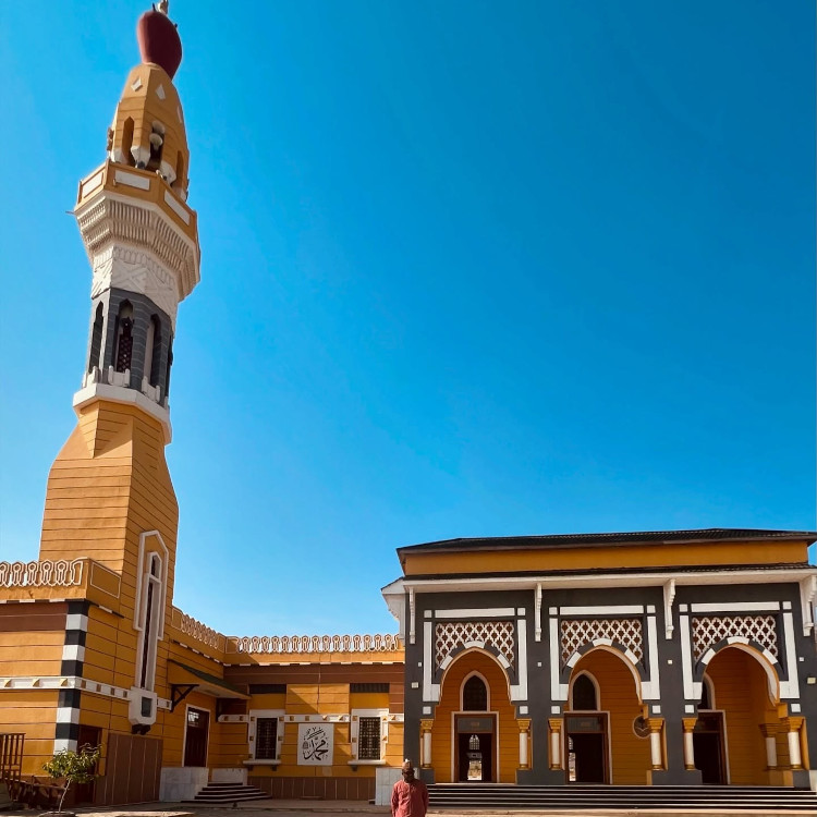 Prière du vendredi à Garoua : Les fidèles quittent la mosquée après un appel au soutien de Paul Biya