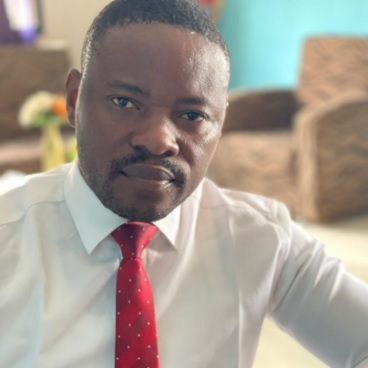 CAMEROUN :: Fête du travail:Raymond B. Mekamba félicité par le directeur de l'hôpital de référence de Sangmélima :: CAMEROON Fête du travail:Raymond B. Mekamba félicité par le directeur de l'hôpital de référence de Sangmélima