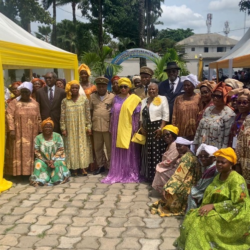 Au Cameroun, le canton Bell déroule son hospitalité légendaire au préfet du Wouri.