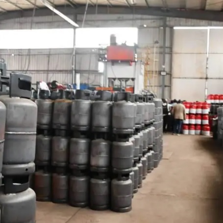 CAMEROUN :: Gaz domestique: Un centre d'enfûtage frauduleux mis sous scellés à Yaoundé :: CAMEROON Gaz domestique: Un centre d'enfûtage frauduleux mis sous scellés à Yaoundé