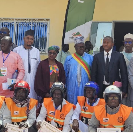 CAMEROUN :: Comment Cimencam Figuil contribue à l’évolution de la jeunesse. :: CAMEROON Comment Cimencam Figuil contribue à l’évolution de la jeunesse.
