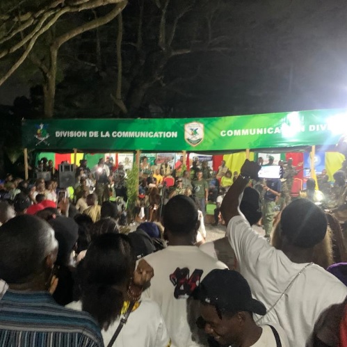 9e Salon Promote : Armée et civils camerounais font corps :: CAMEROON 9e Salon Promote : Armée et civils camerounais font corps