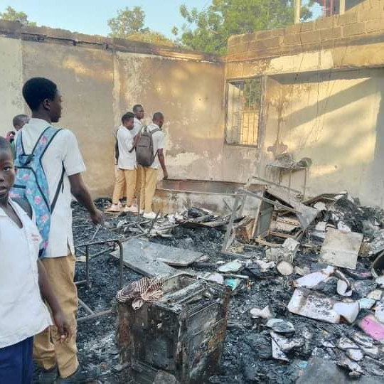 Cameroun :: Incendie Au Lycée Technique De Garoua Bibemire : Perturbations Dans Les Enseignements :: Cameroon Incendie au Lycée Technique de Garoua Bibemire : Perturbations dans les enseignements