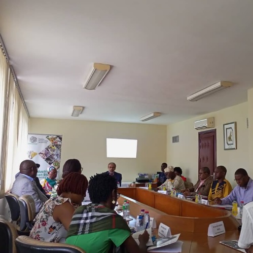 CAMEROUN :: Industrie : un compromis gagnant-gagnant pour une hausse des salaires :: CAMEROON Industrie : un compromis gagnant-gagnant pour une hausse des salaires