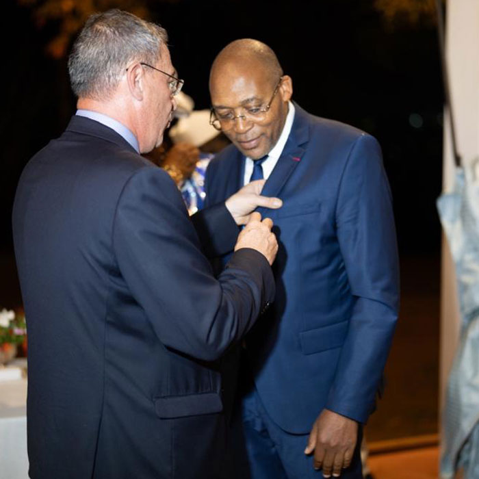 CAMEROUN :: Le Pr. Joseph KAMGNO élevé au GRADE DE CHEVALIER DU MÉRITE FRANÇAIS (images exclusives) :: CAMEROON Le Pr. Joseph KAMGNO élevé au GRADE DE CHEVALIER DU MÉRITE FRANÇAIS (images exclusives)