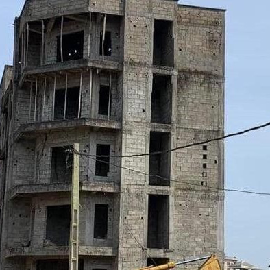 Cameroun :: Dynamitage D'un Immeuble À Douala : Une Mesure Draconienne Pour Non-Respect Des Règles D'urbanisme :: Cameroon Dynamitage d'un Immeuble à Douala : Une Mesure Draconienne pour Non-Respect des Règles d'Urbanisme