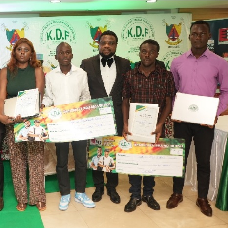 EXCELLENCE SCOLAIRE:13 enseignants et élèves primés par l’union camerounaise de brasseries :: CAMEROON EXCELLENCE SCOLAIRE:13 enseignants et élèves primés par l’union camerounaise de brasseries