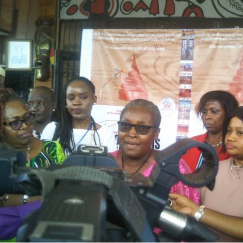 CAMEROUN :: La 7ieme édition du salon du bois et du mobilier met en vitrine le savoir faire féminin :: CAMEROON La 7ieme édition du salon du bois et du mobilier met en vitrine le savoir faire féminin