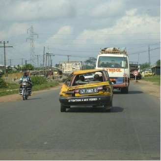 De plus en plus des vieux véhicules dans les grandes villes du Cameroun.