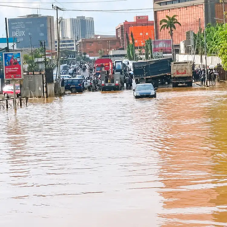 Inondations à Yaoundé : quand une averse suffit à noyer la capitale