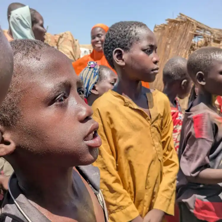 Alain, 8 ans : les influenceurs du Nord muets devant la misère