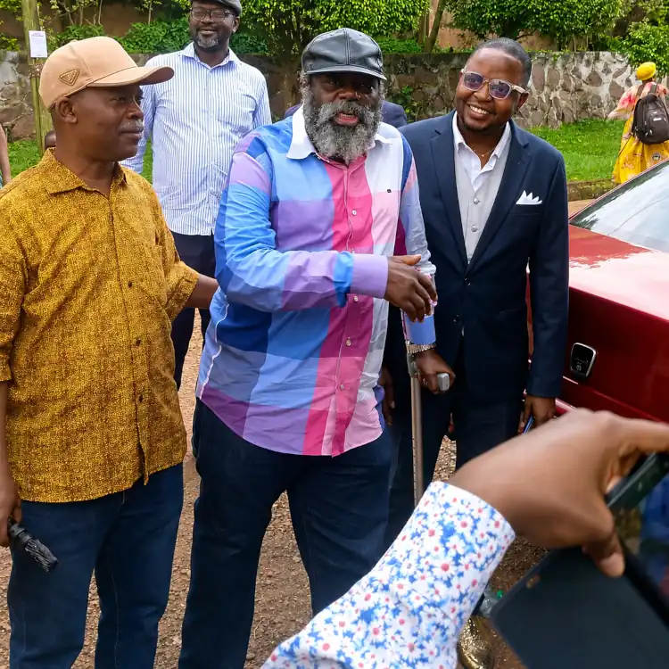 Barbe contre immobilisme : Souley Onohiolo craque après 7 mois