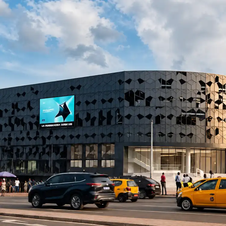 Francis Ngannou inaugure Venice Hall : un empire à Yaoundé