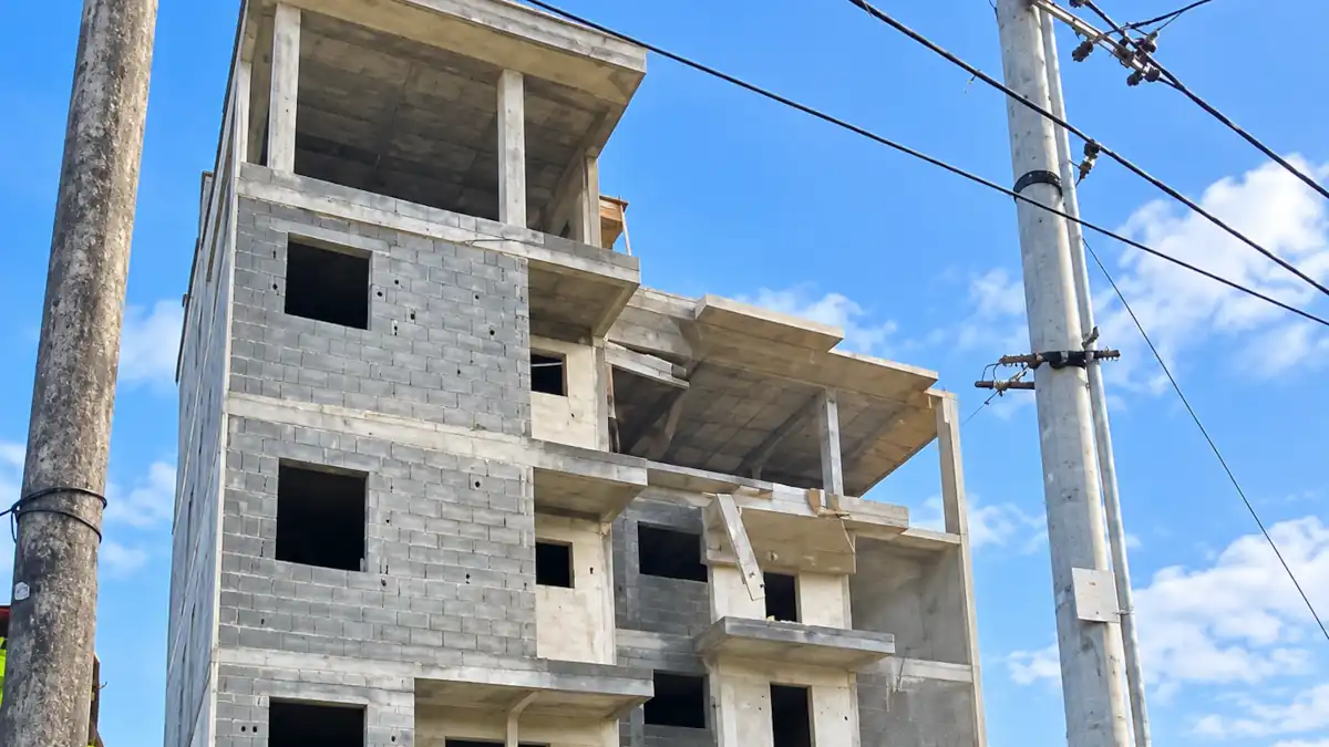 Chantier de modernisation d'une route au Cameroun