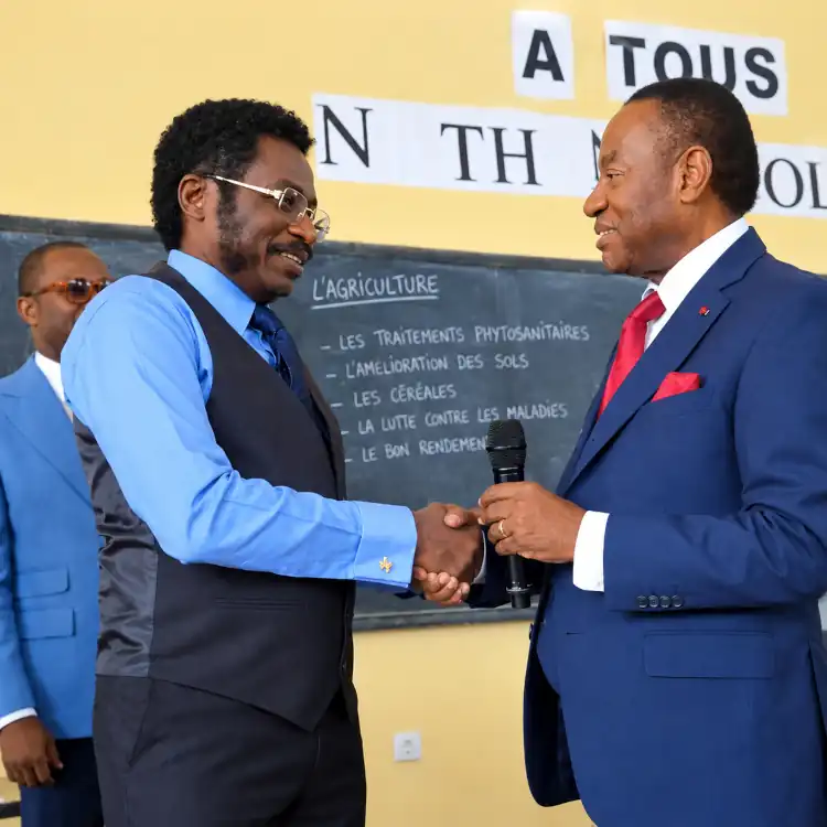 Chantier de modernisation d'une route au Cameroun