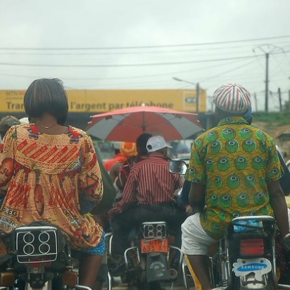 Chantier de modernisation d'une route au Cameroun
