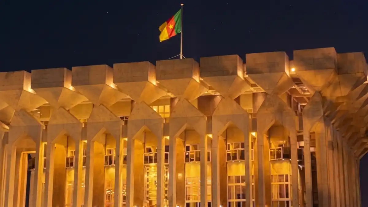 Chantier de modernisation d'une route au Cameroun